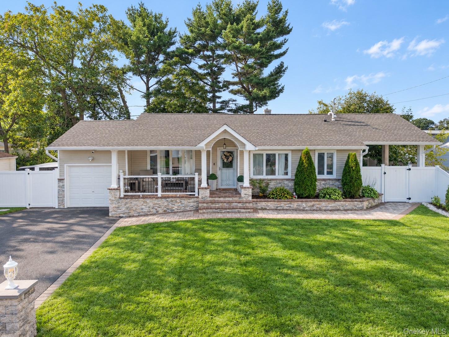 42 Blue Jay Drive — photo