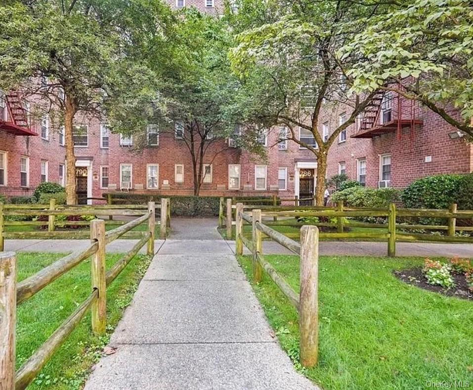 790 Bronx River Road a44 — photo