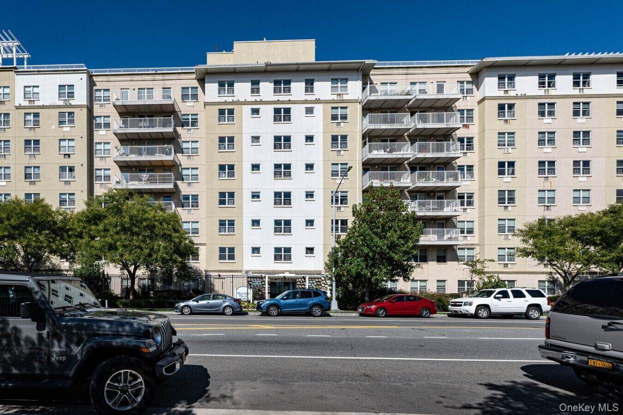 7914 Rockaway Beach Boulevard — photo