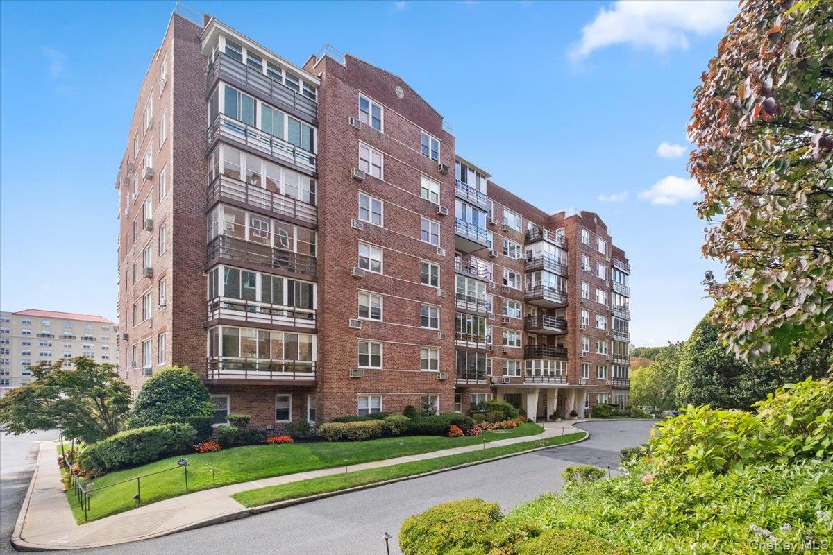 3 Washington Square Unit 6B — photo