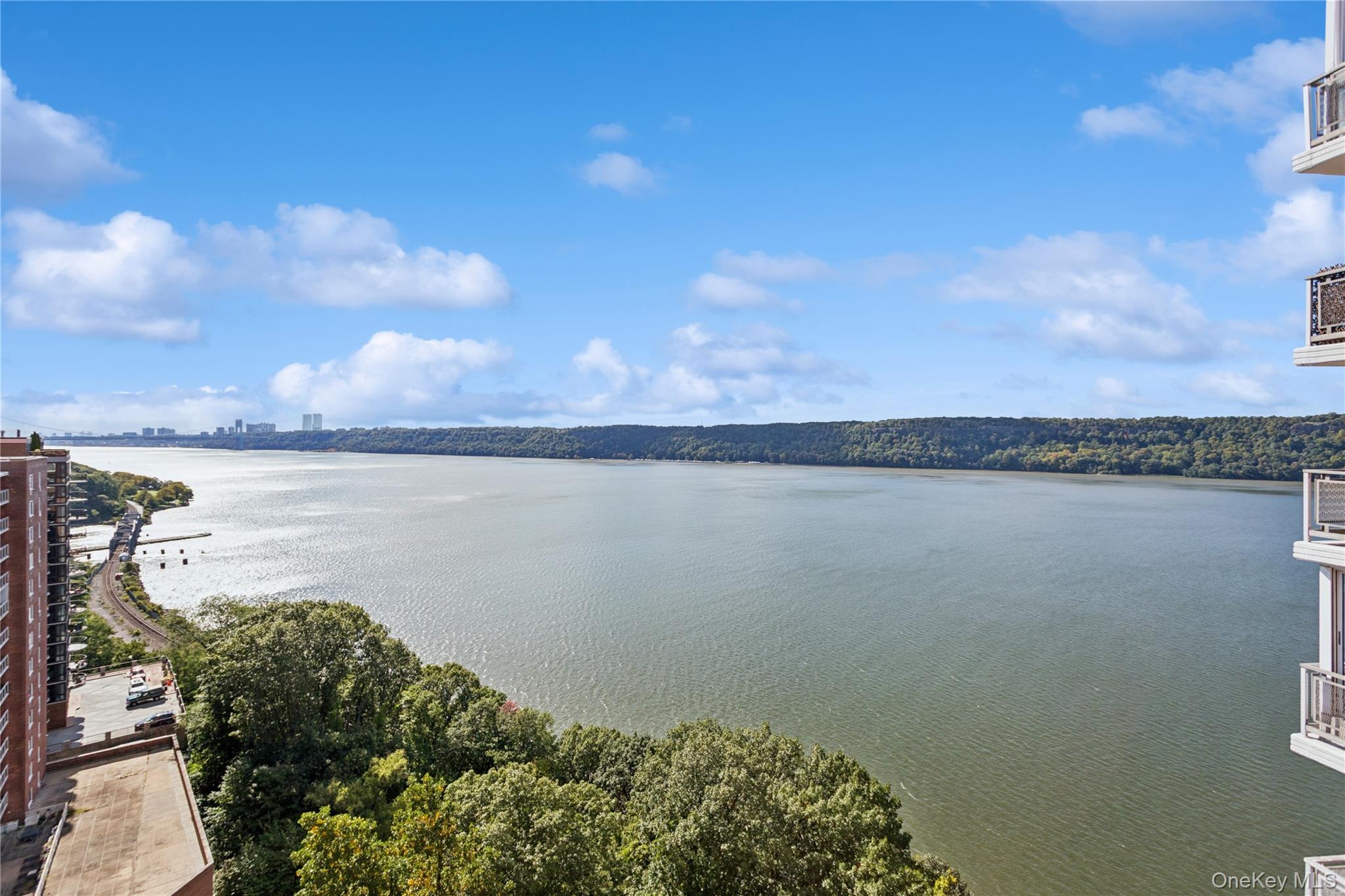 2621 Palisade Avenue Unit 14L — photo