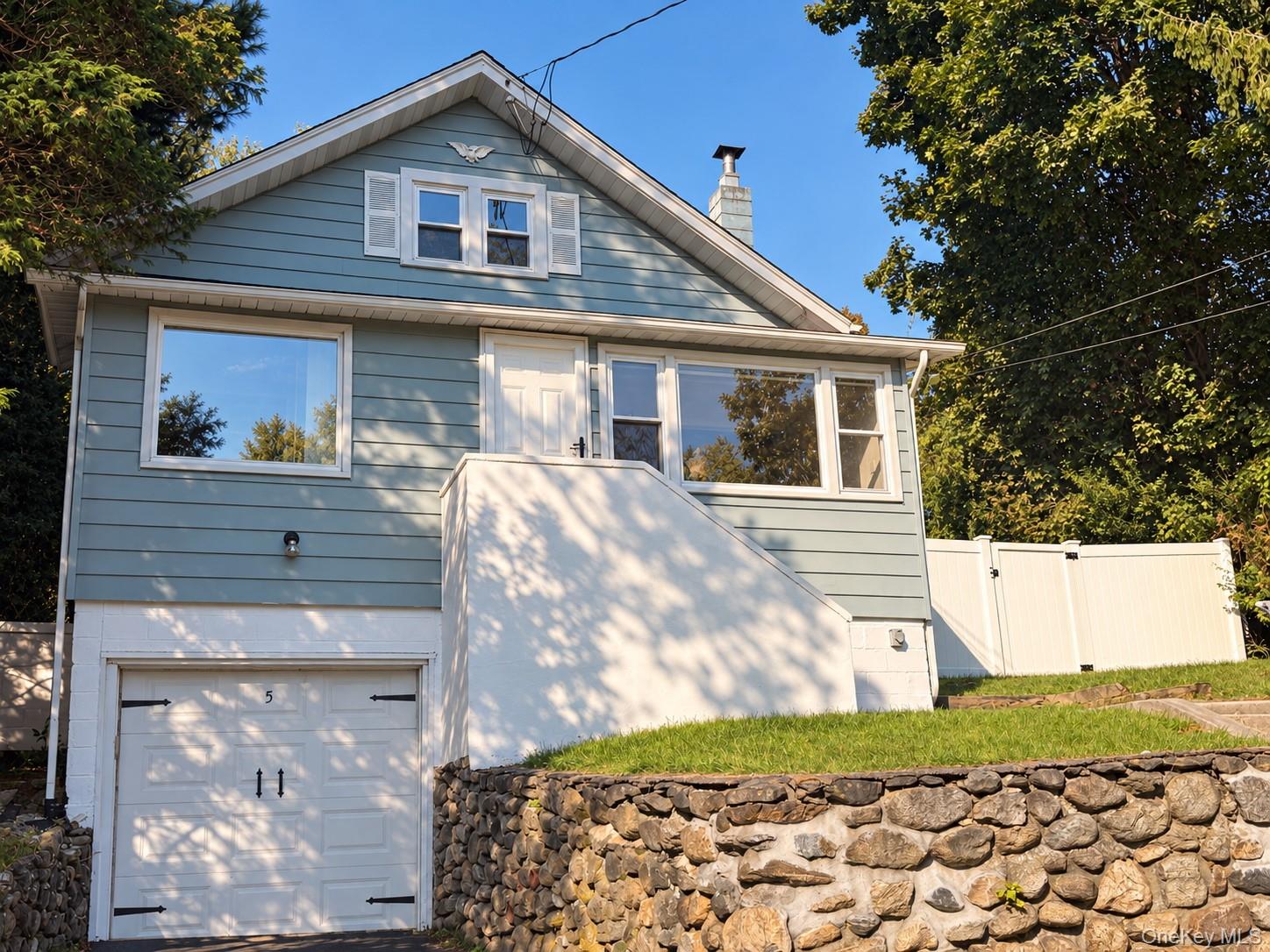 5 Ross Drive — photo