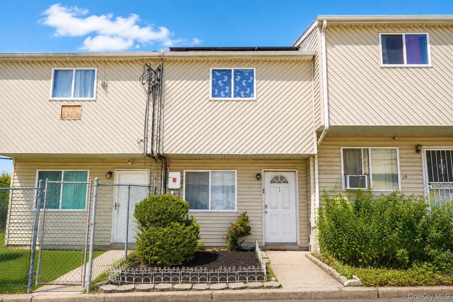 17 Betty Court — photo