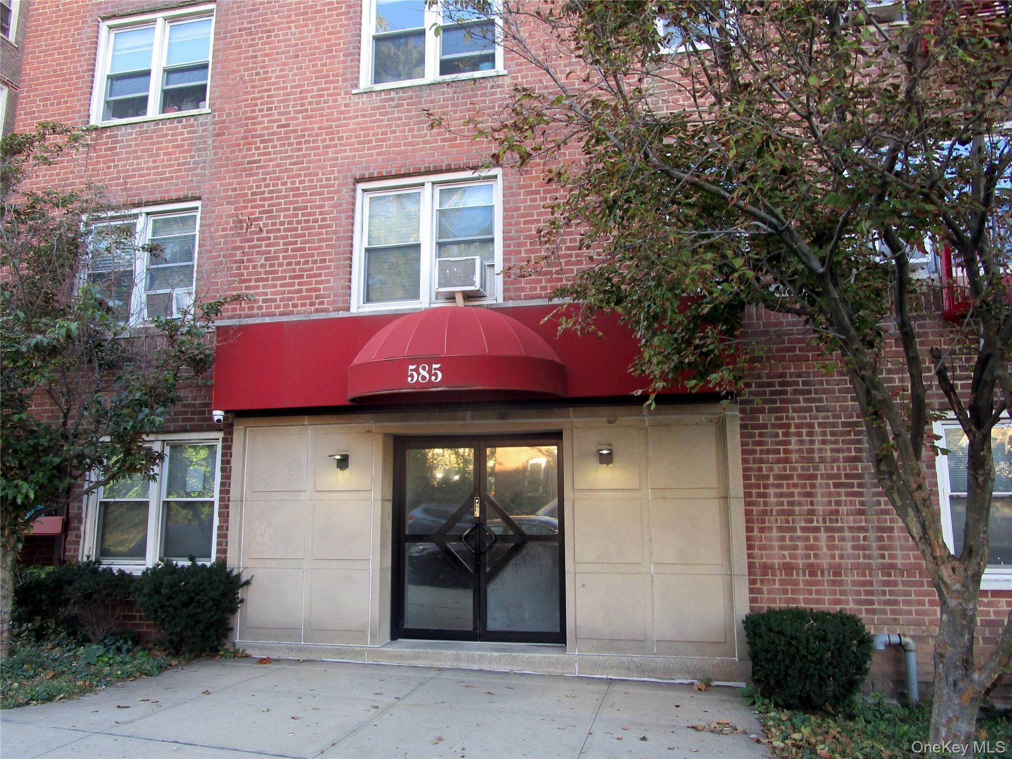 585 McLean Avenue Unit 2a — photo