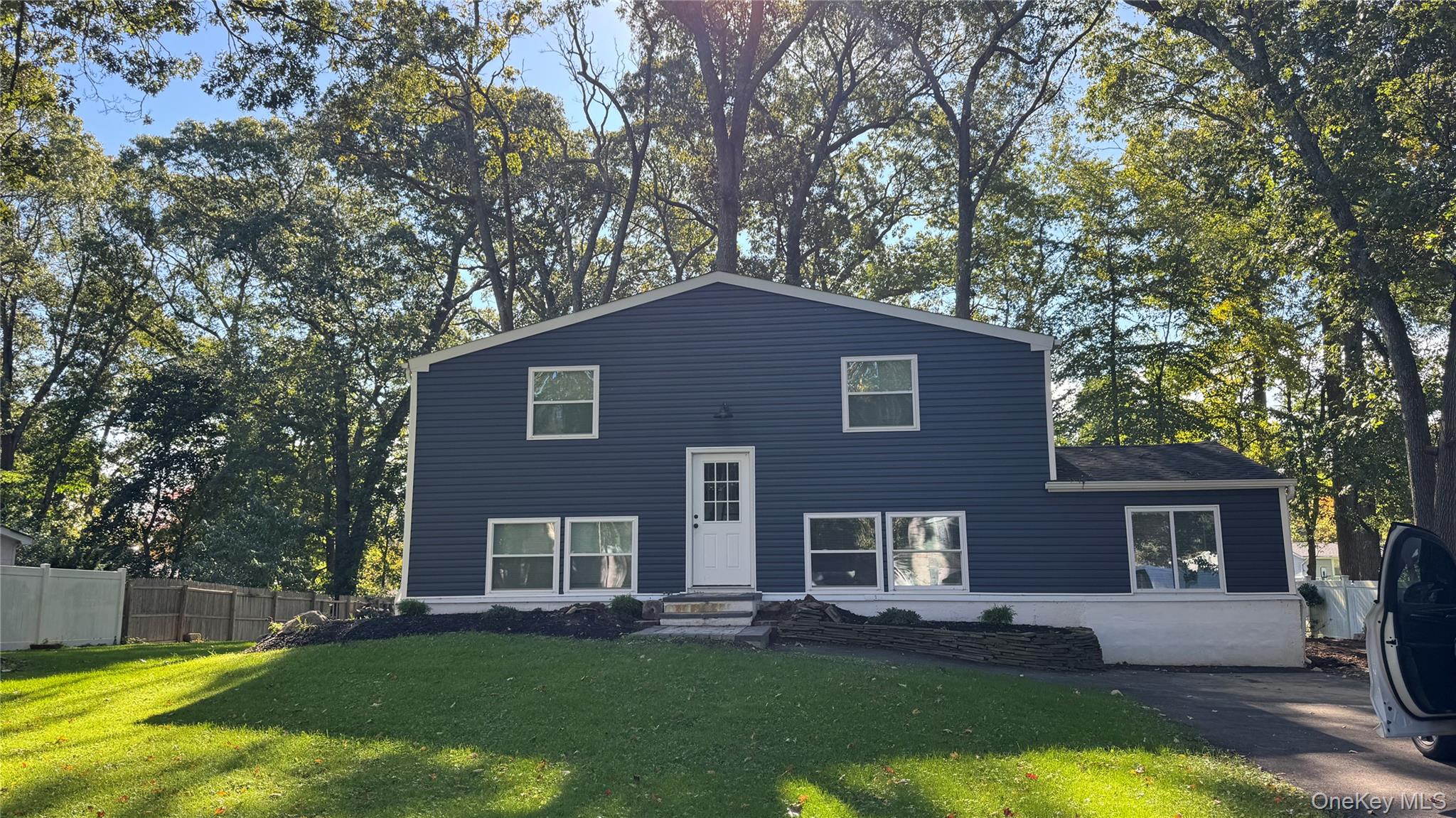 81 University Heights Drive — photo