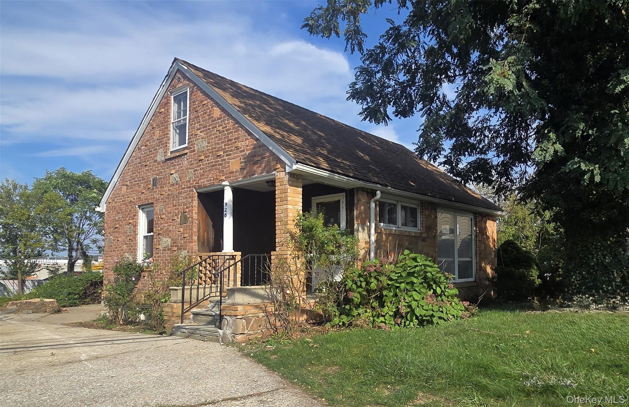 924 Aka 928 Mile Square Road — photo