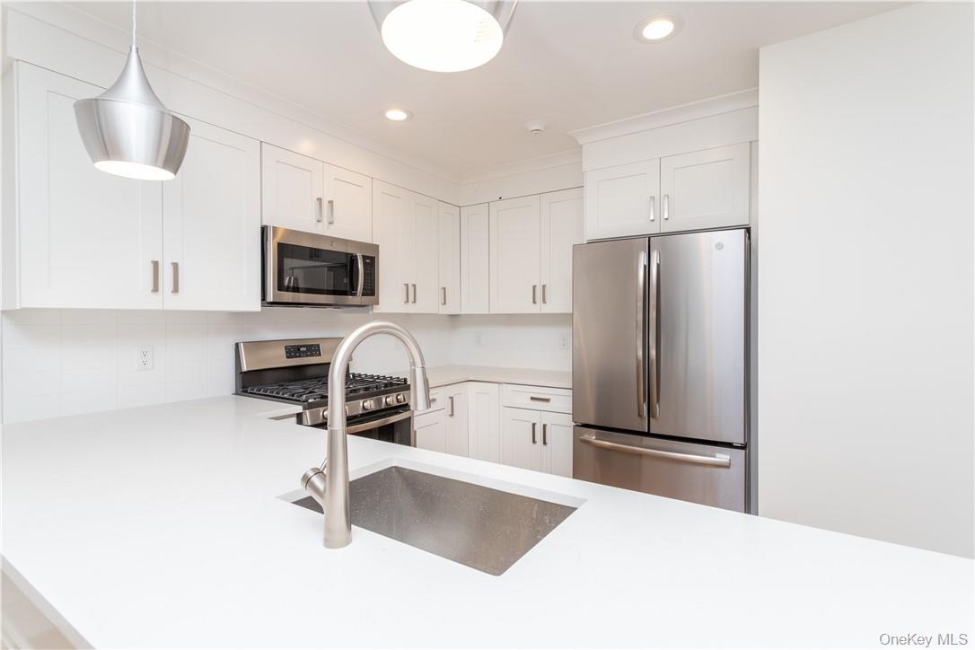 121 Fisher Avenue 5 — photo