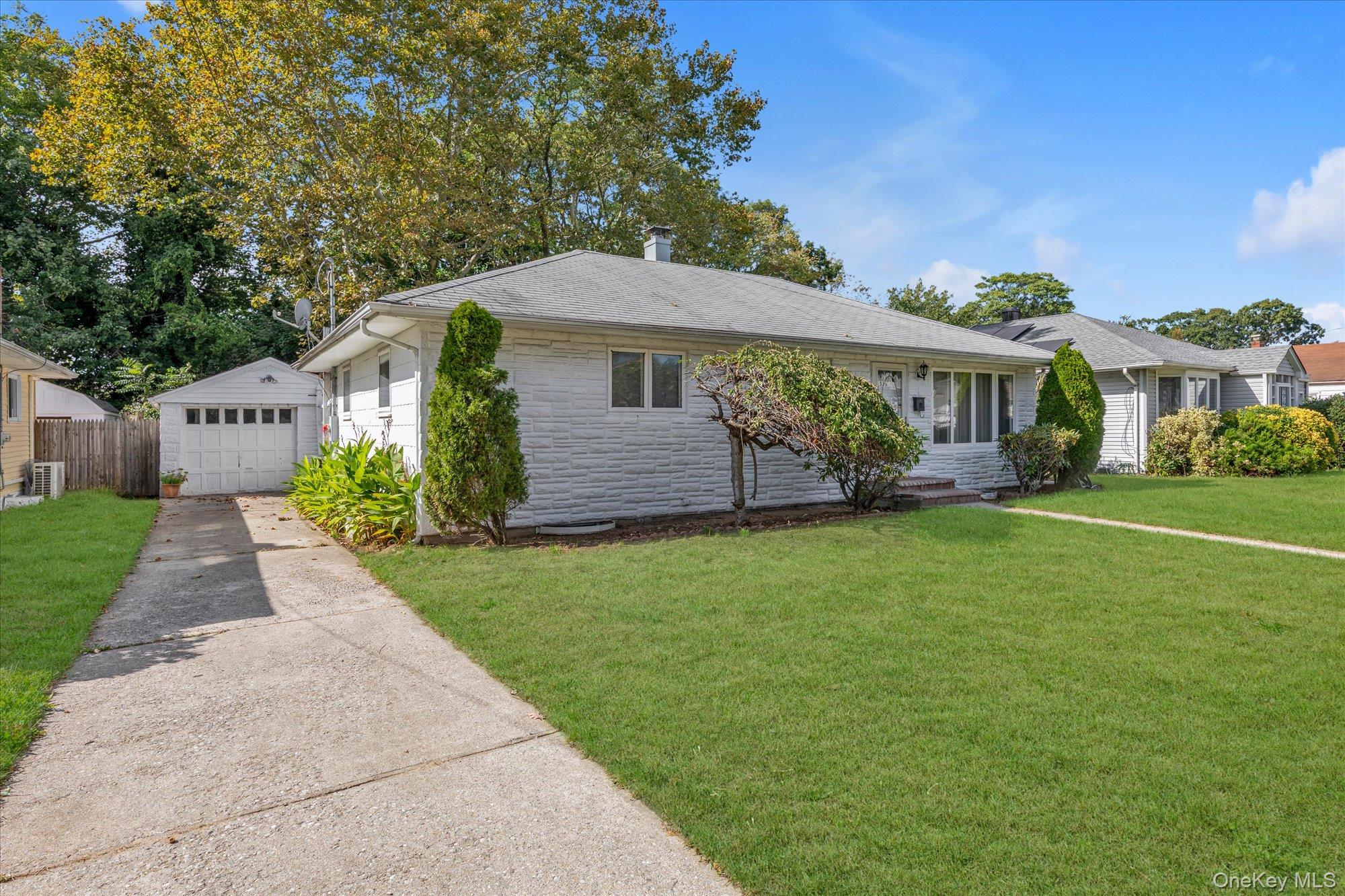 Home in Hempstead, NY 11552 — photo 2