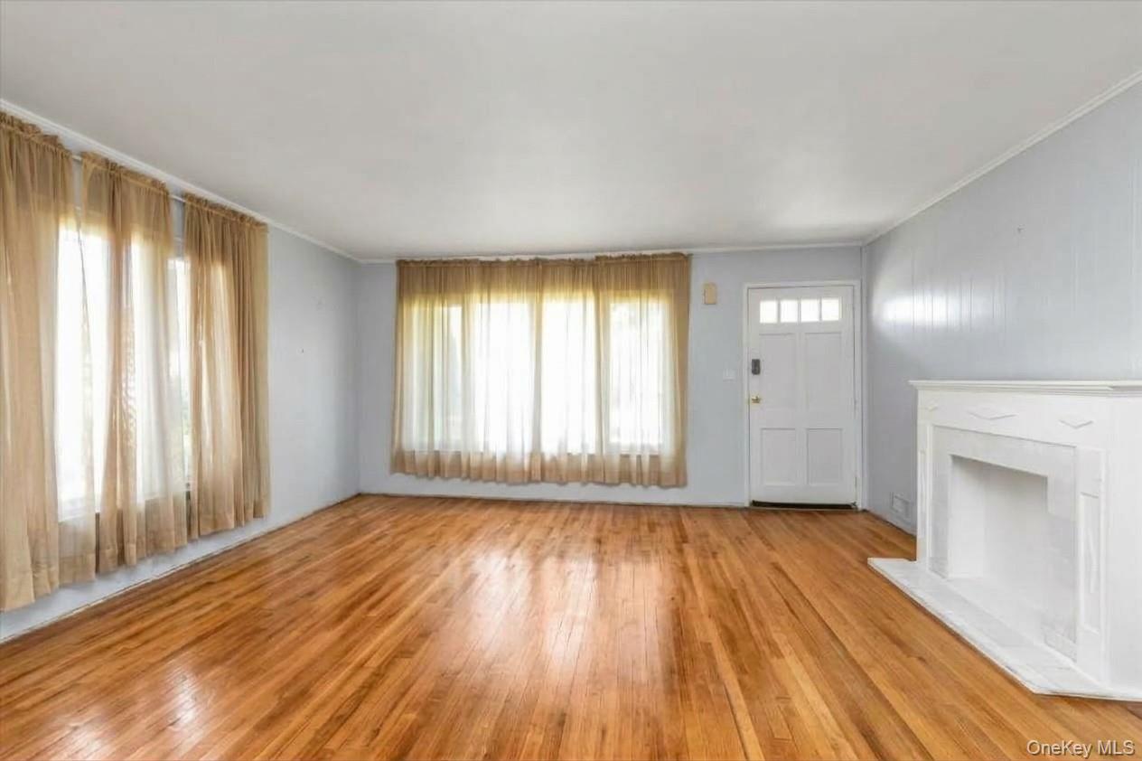 Home in Hempstead, NY 11552 — photo 3