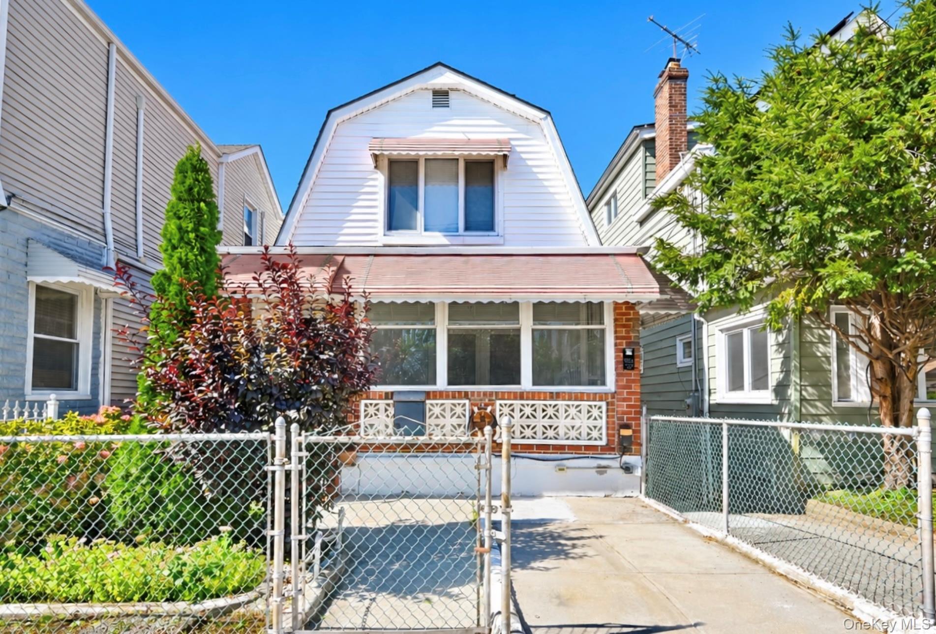 2561 Fenton Avenue Whole House — photo