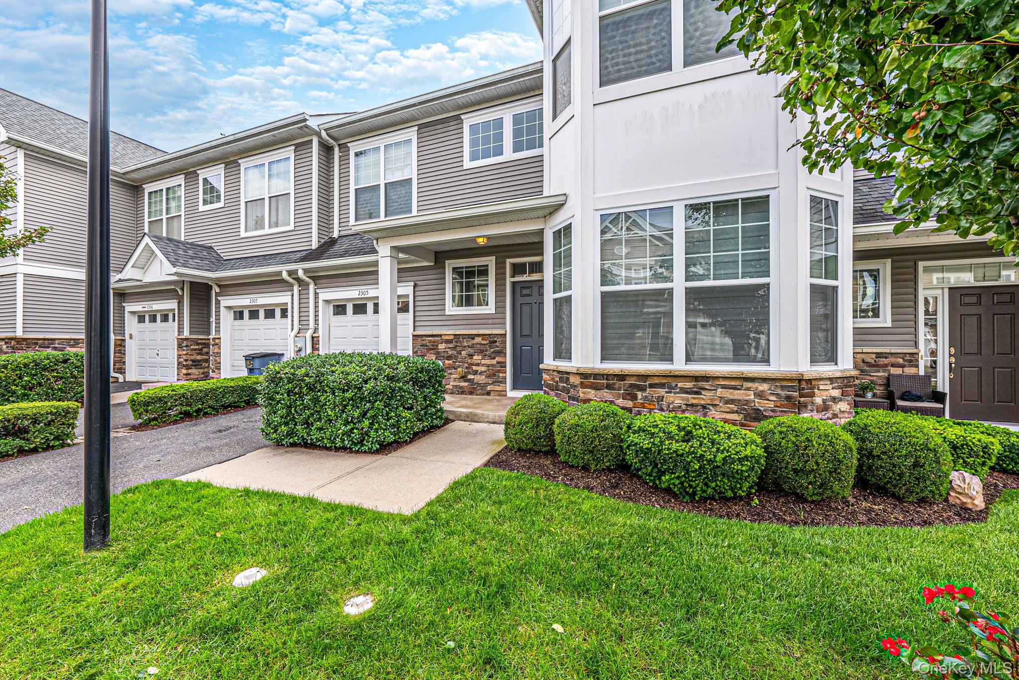 2305 Townhome Way — photo