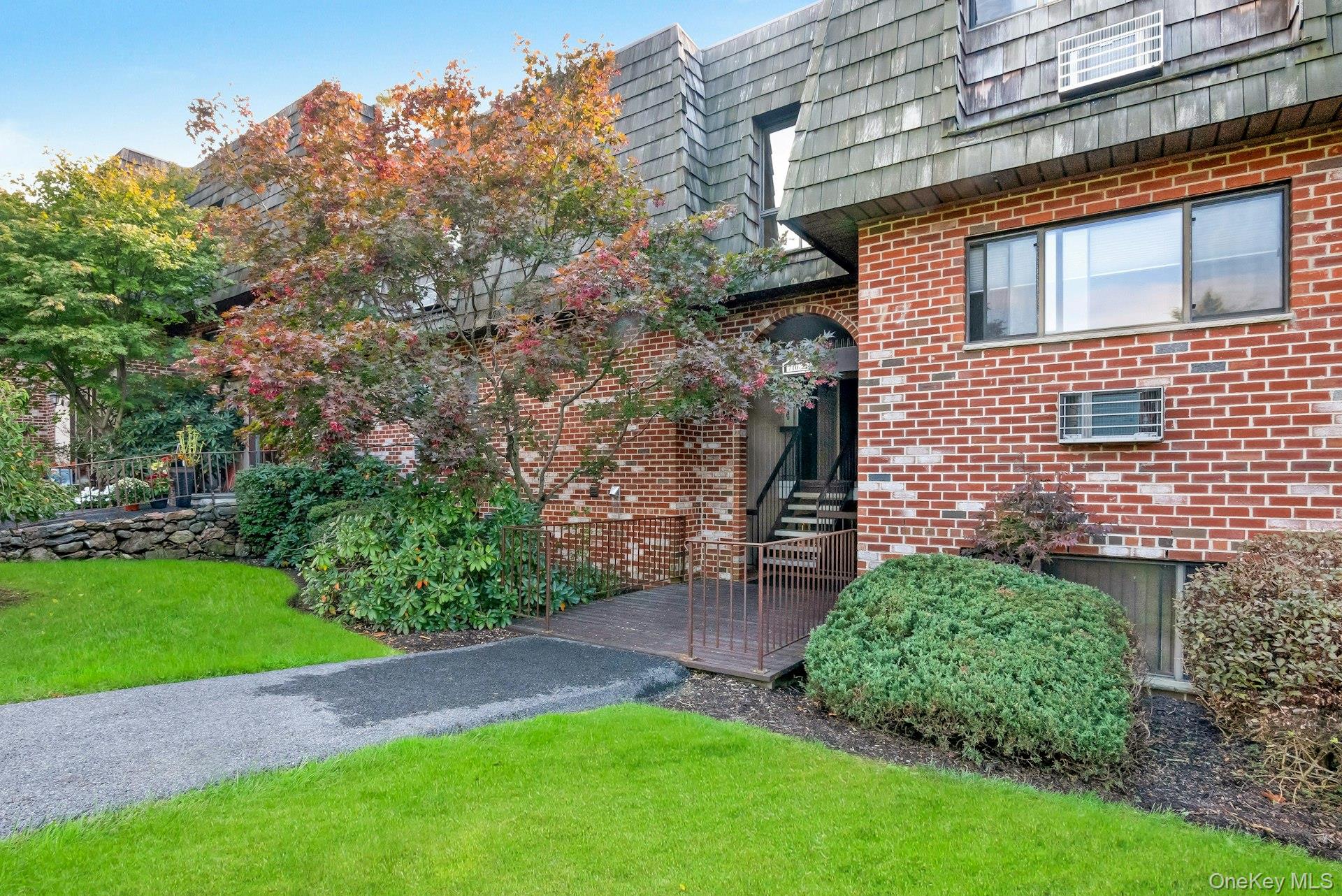 7-10 Briarcliff Drive S Unit 10 — photo