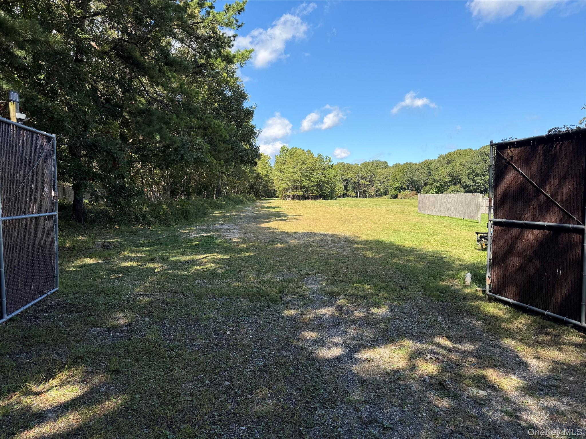 245 N Sunrise Service Road — photo