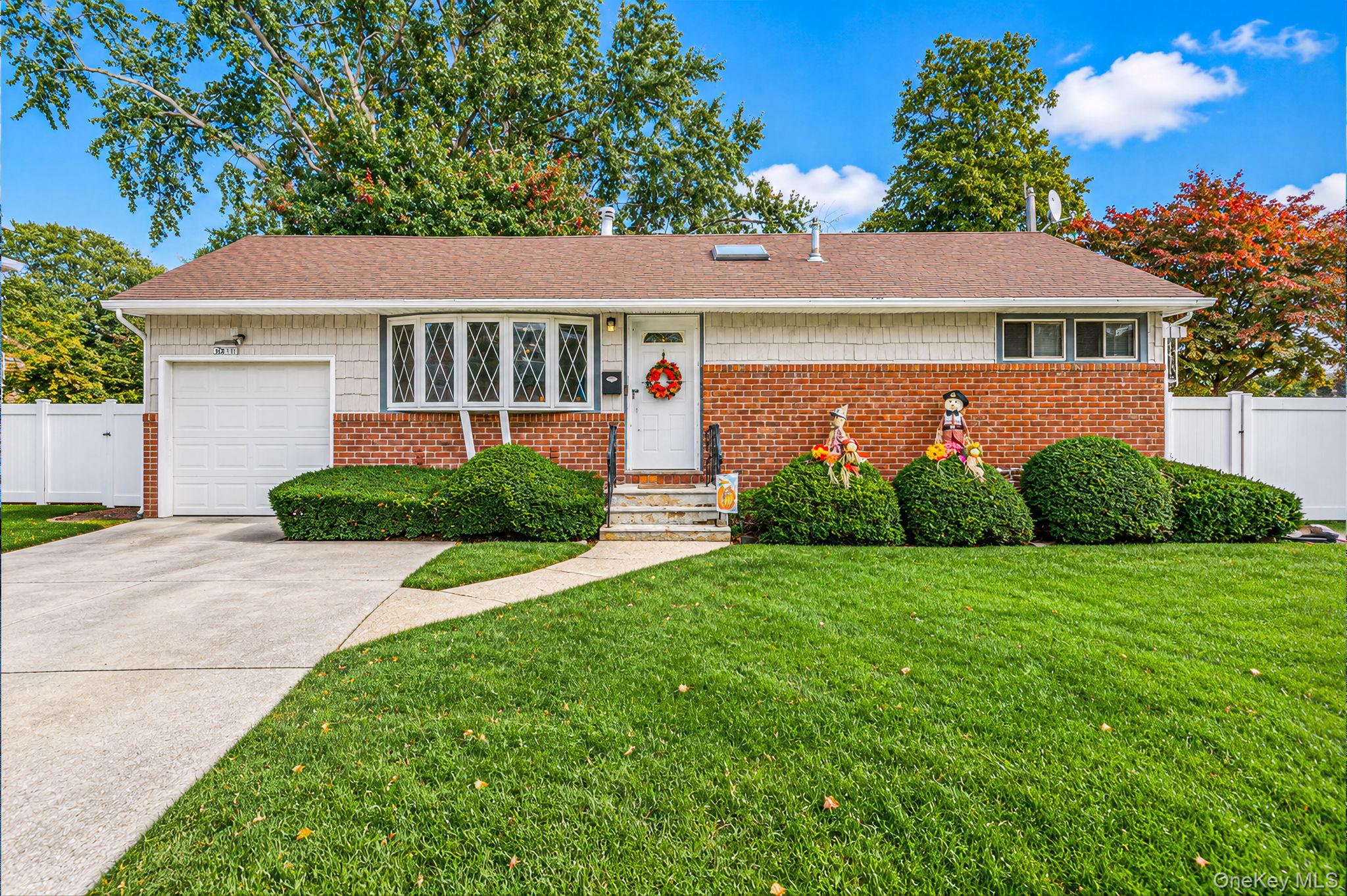 30 Janet Drive — photo