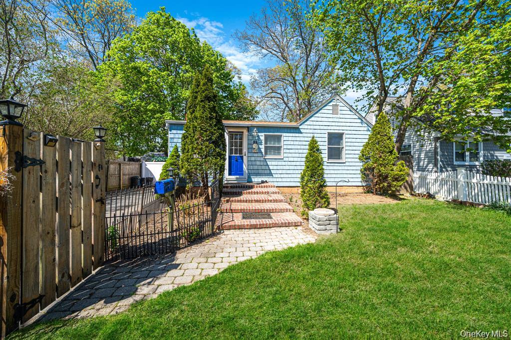 32 Dewey Street — photo