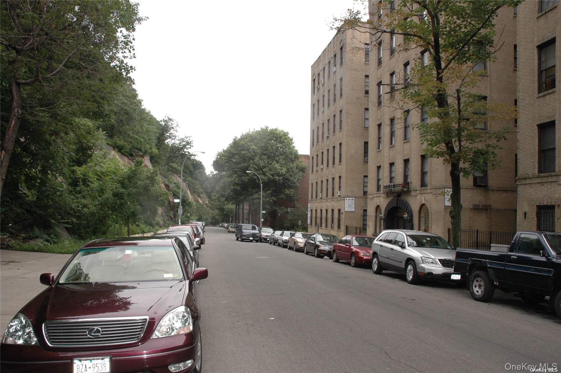 225 Bennett Avenue 3R — photo