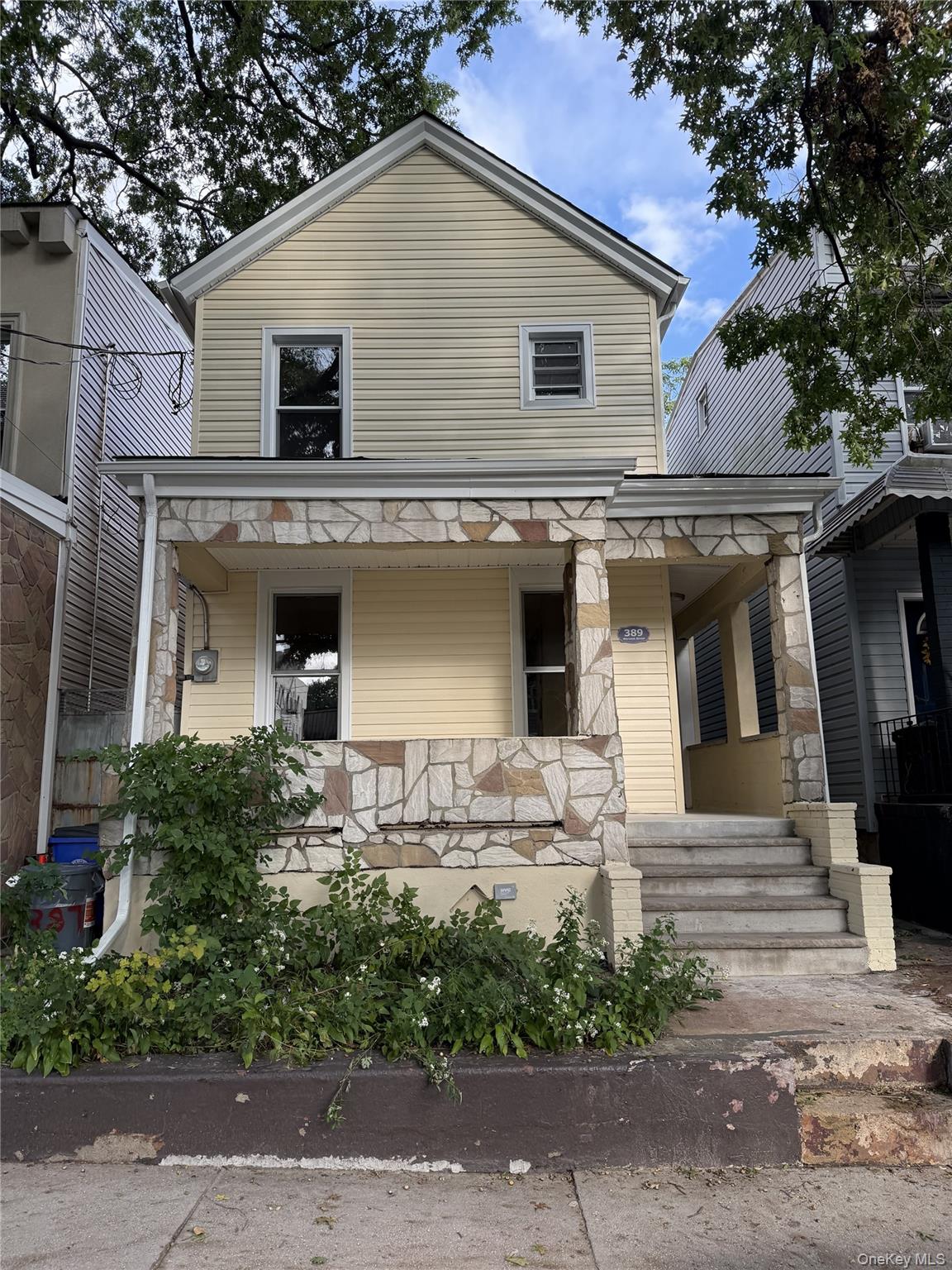 389 Warwick Street — photo