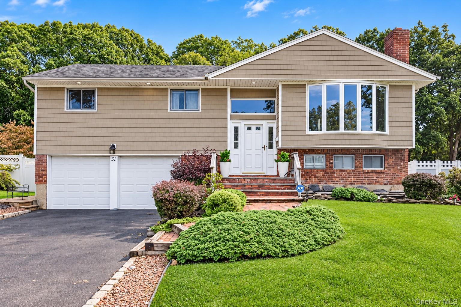 31 Sterling Lane — photo