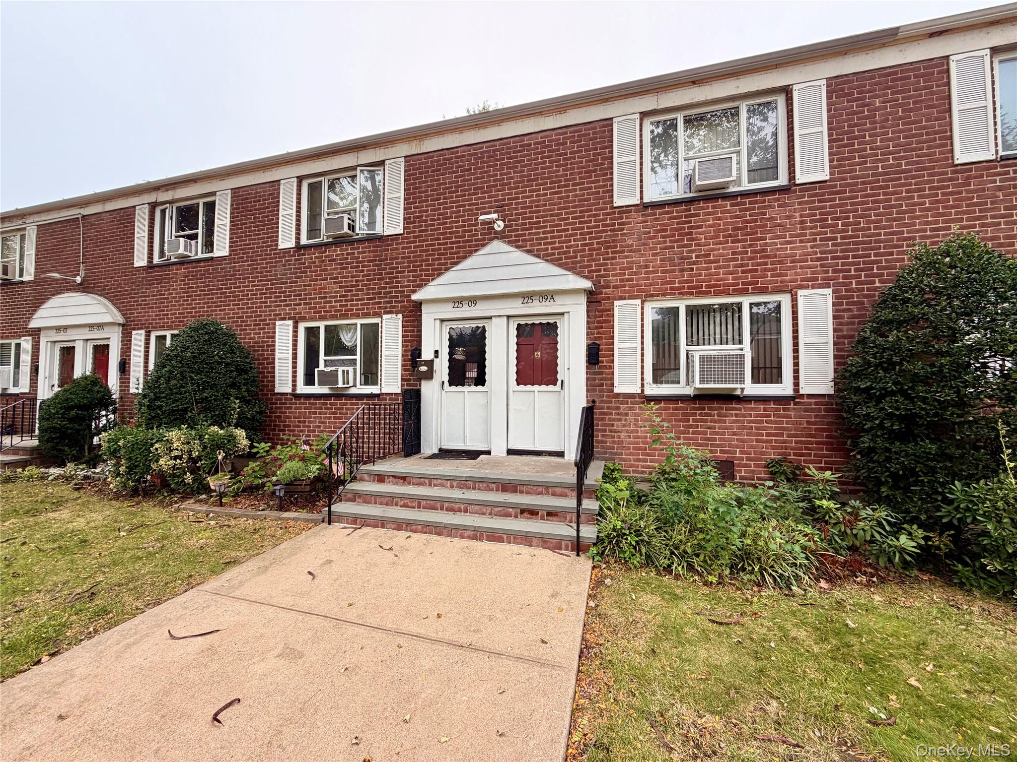 225-09 88th Avenue Unit 415 — photo