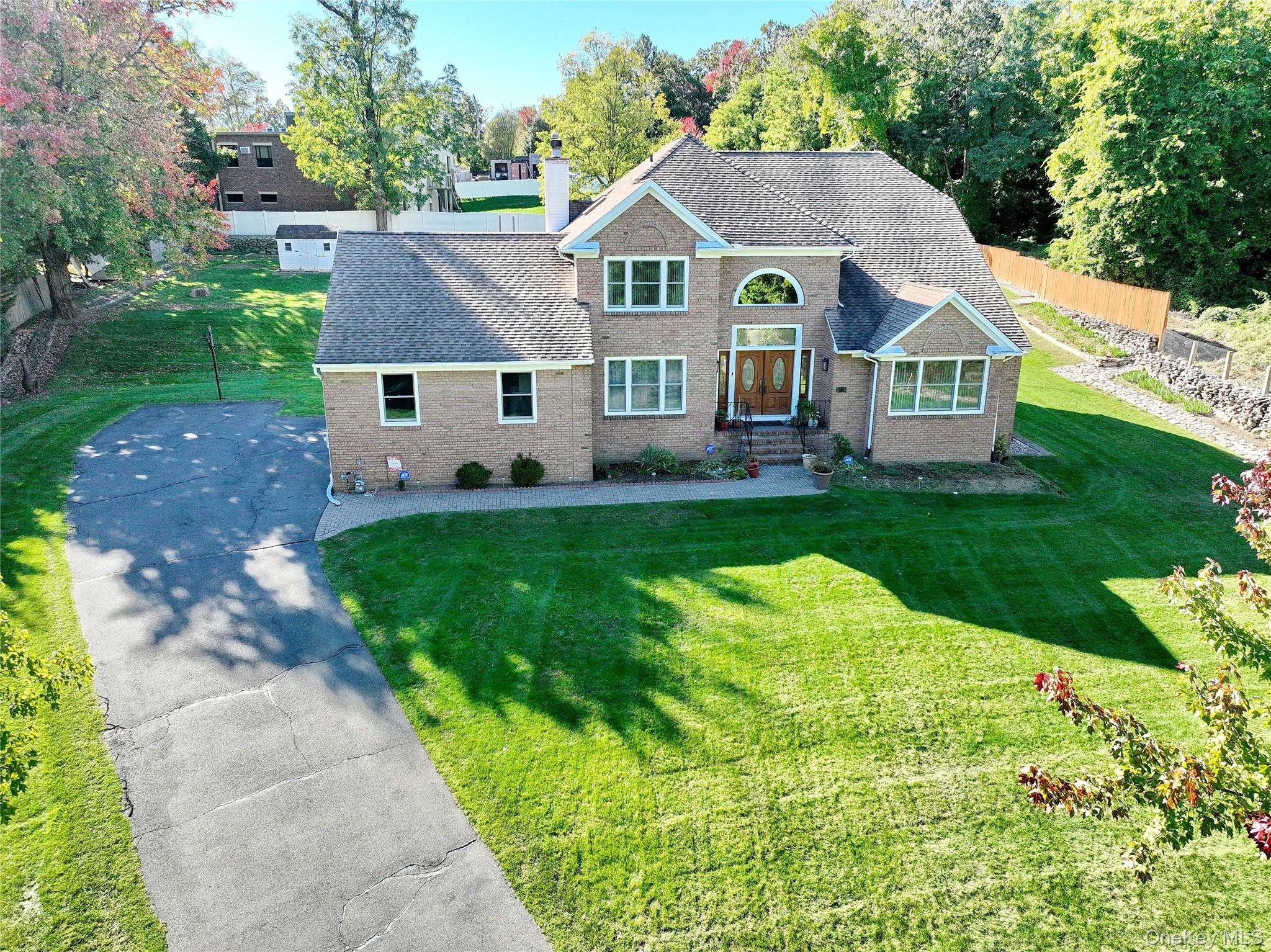 12 Stark Court — photo