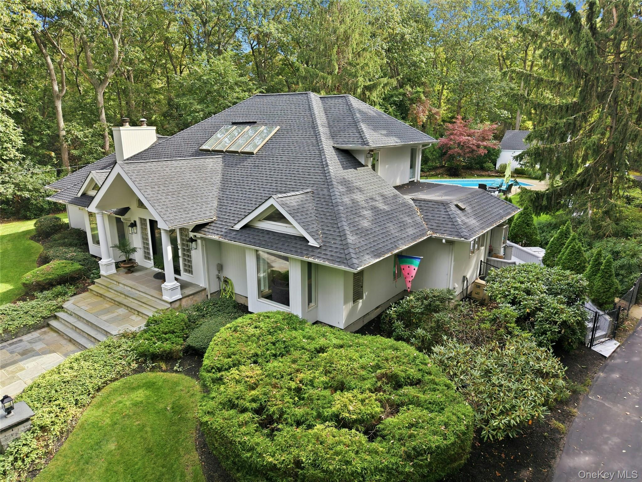 52 W Meadow Road — photo