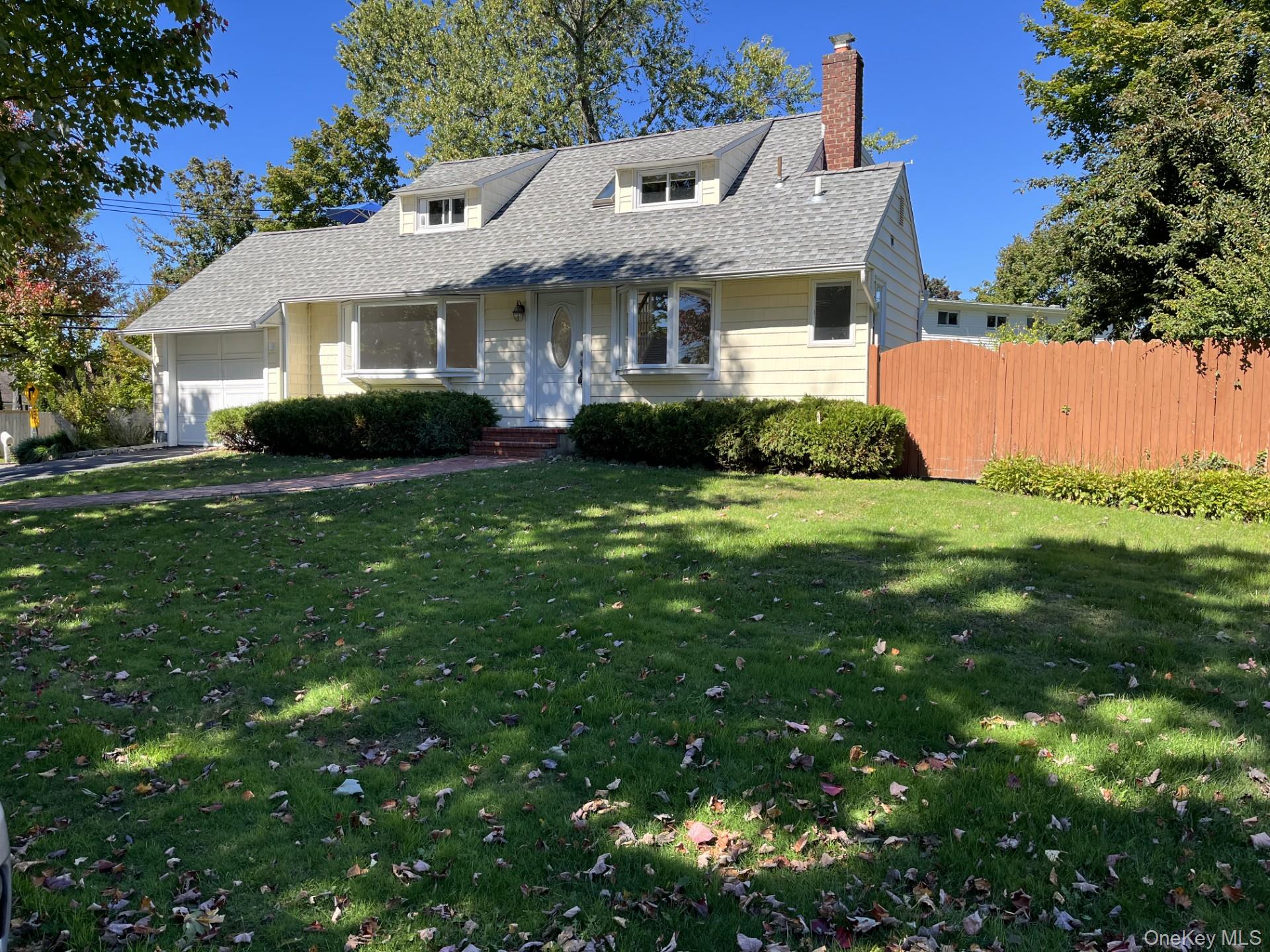4 Elmont Lane — photo