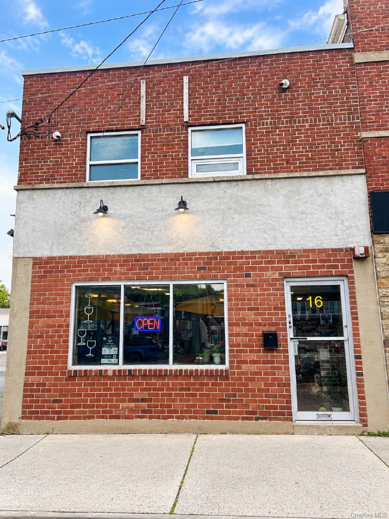 16 W Hoffman Avenue — photo