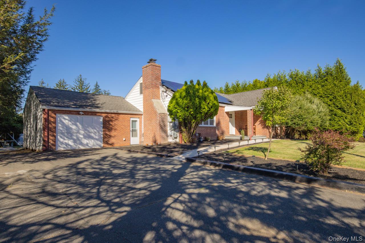 8 Deforest Avenue — photo