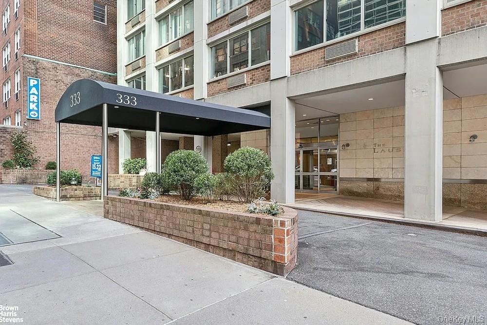 333 E 45th Street Unit 17F — photo