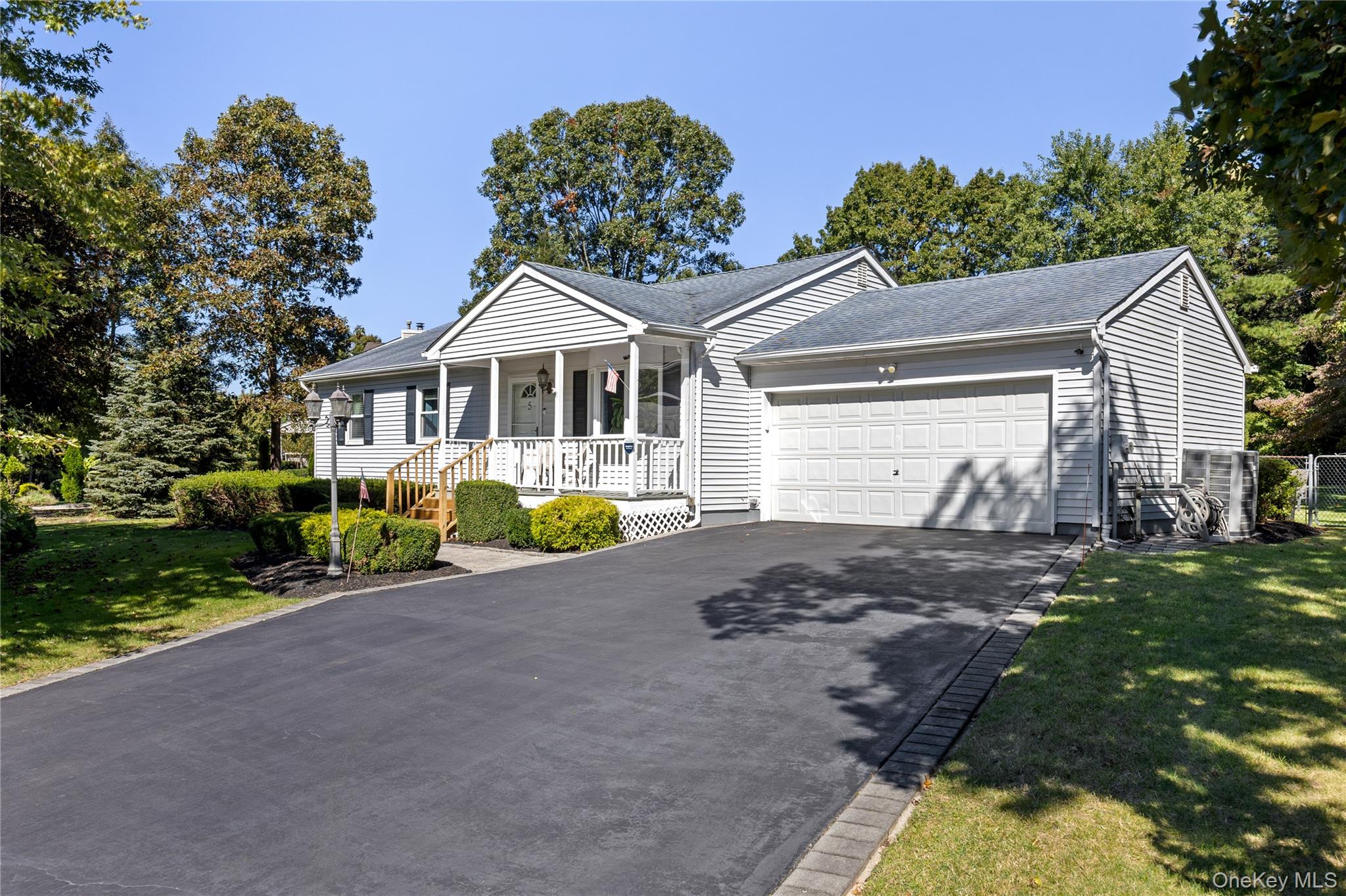 5 Heather Court — photo