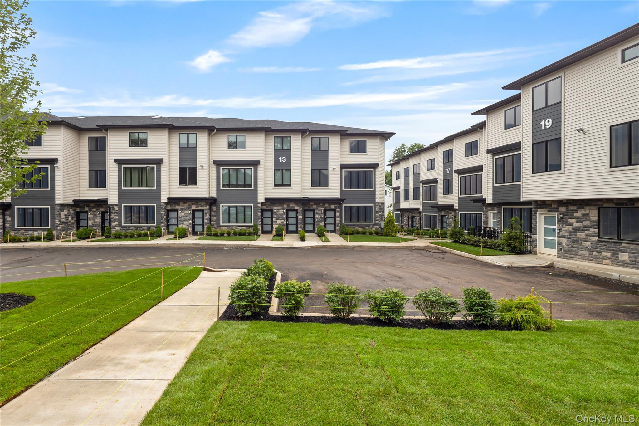 17 Lazer Court Unit 111 — photo