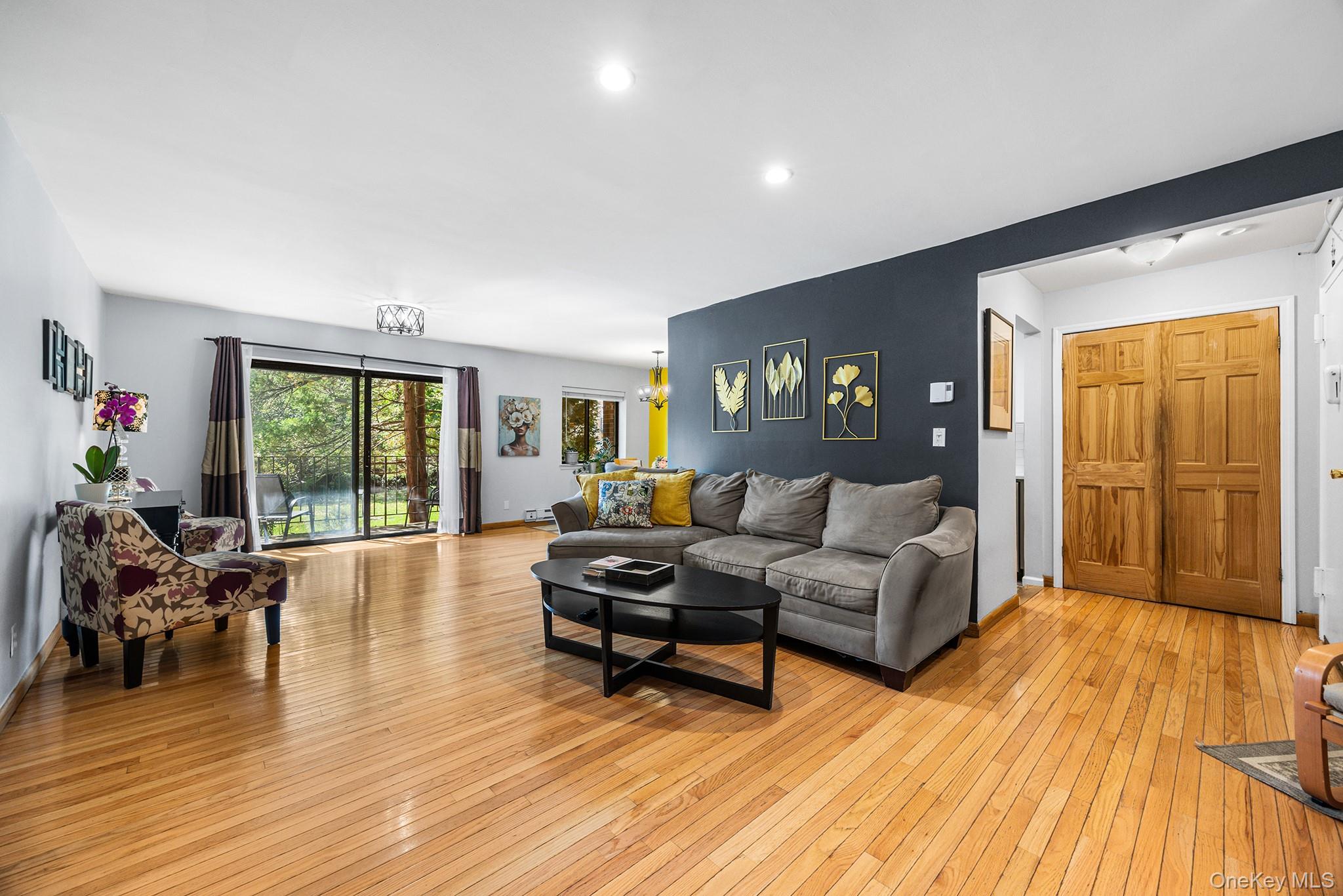 111 Dehaven Drive Unit 127 — photo