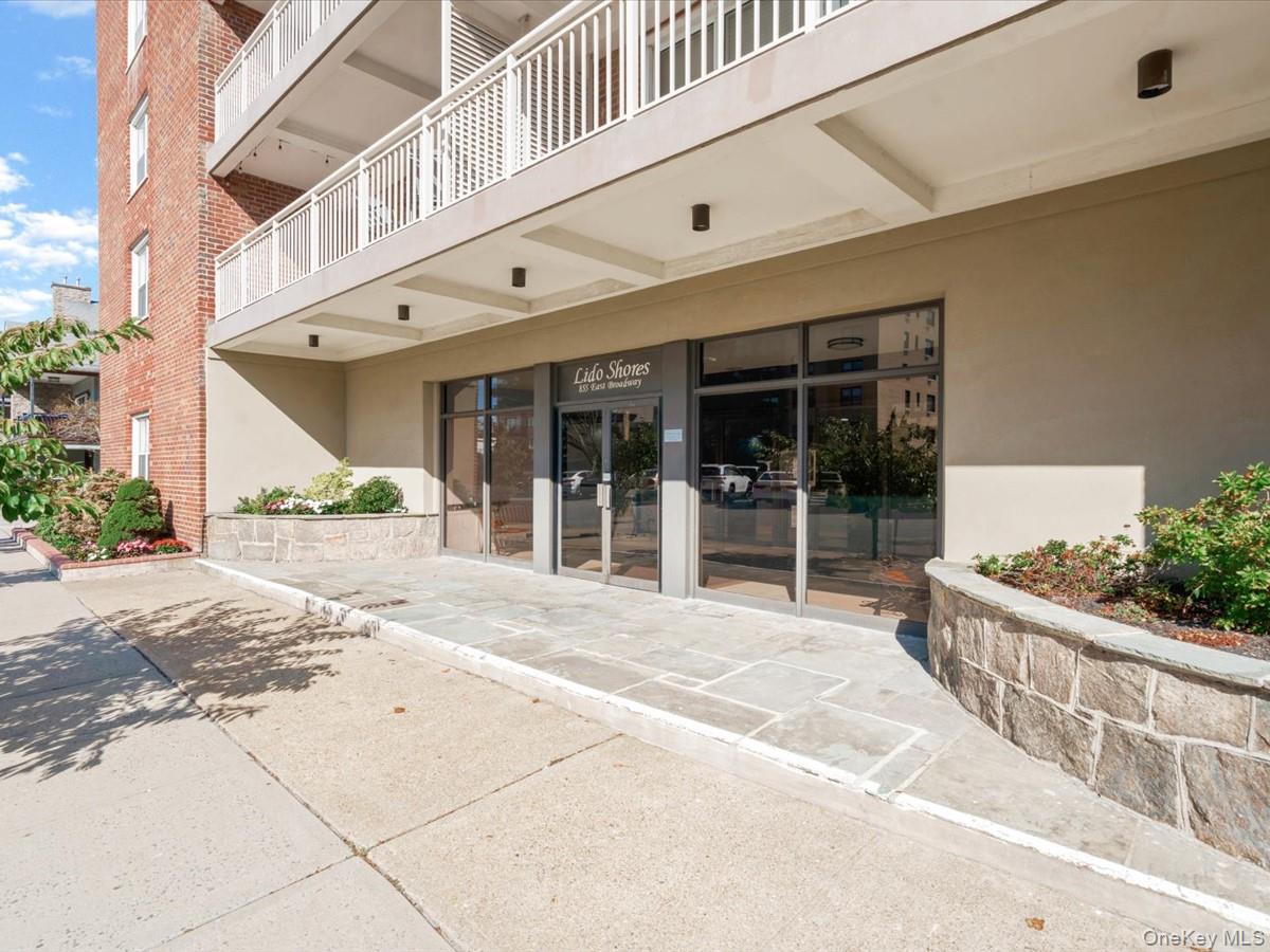 855 E Broadway Unit 6H — photo