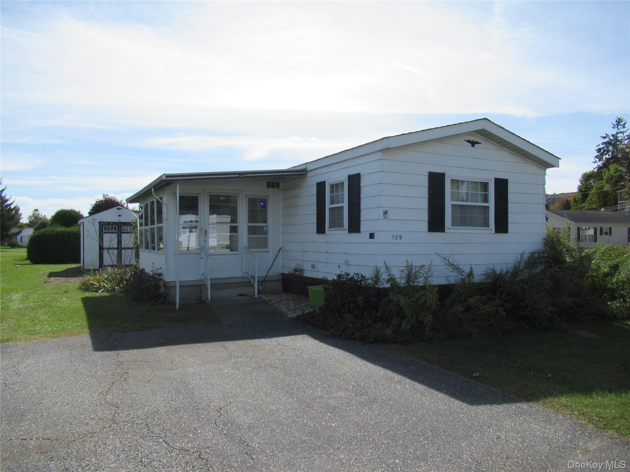 109 Bluebird Way — photo