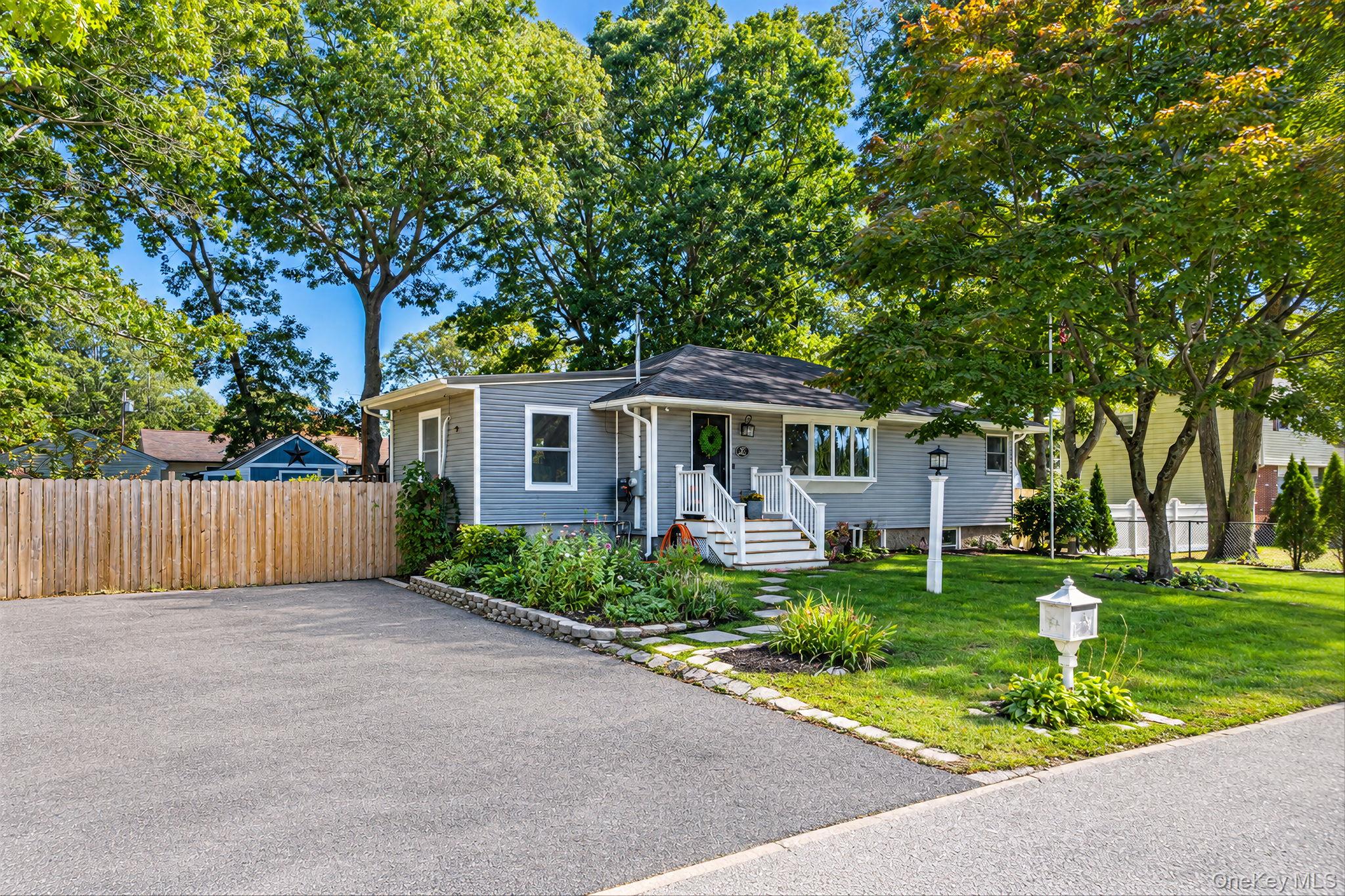 27 Ashwood Drive — photo