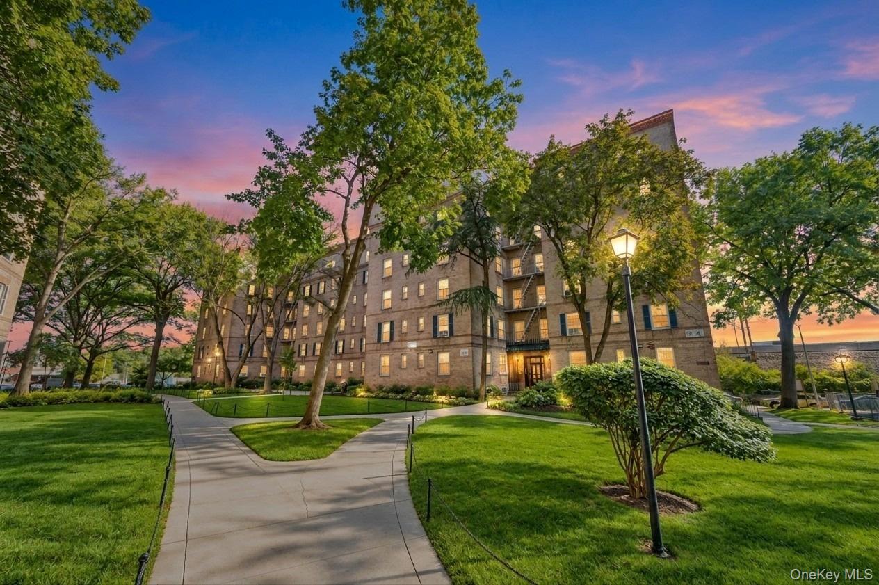 51-42 30th Avenue Unit 4J — photo