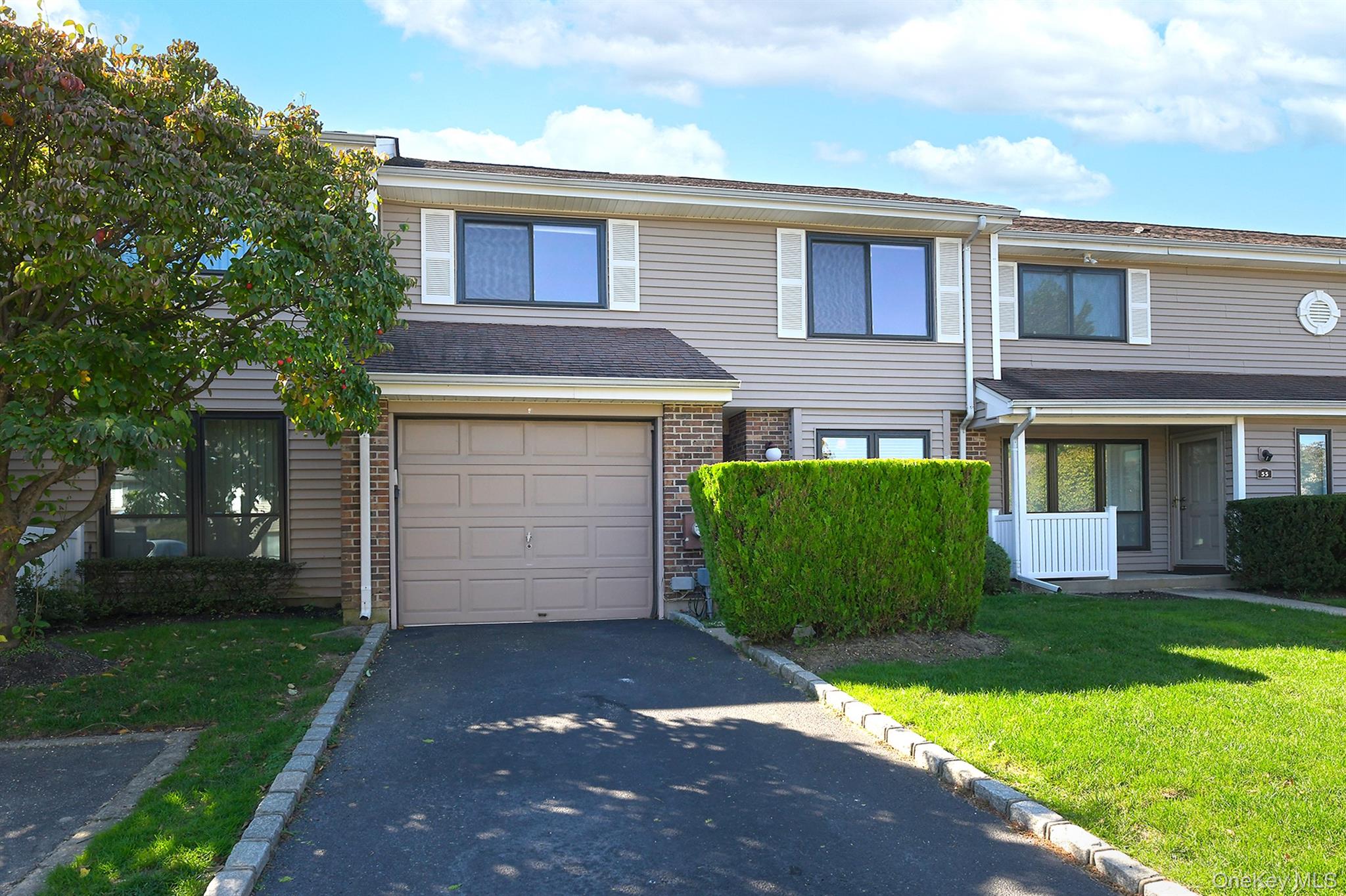 56 South Pond Lane — photo