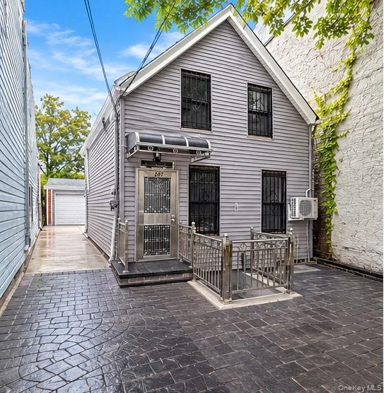 207 Bradford Street — photo