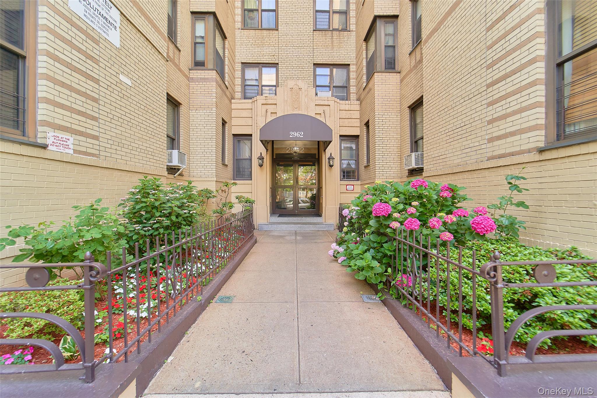 2962 Decatur Avenue Unit 4D — photo