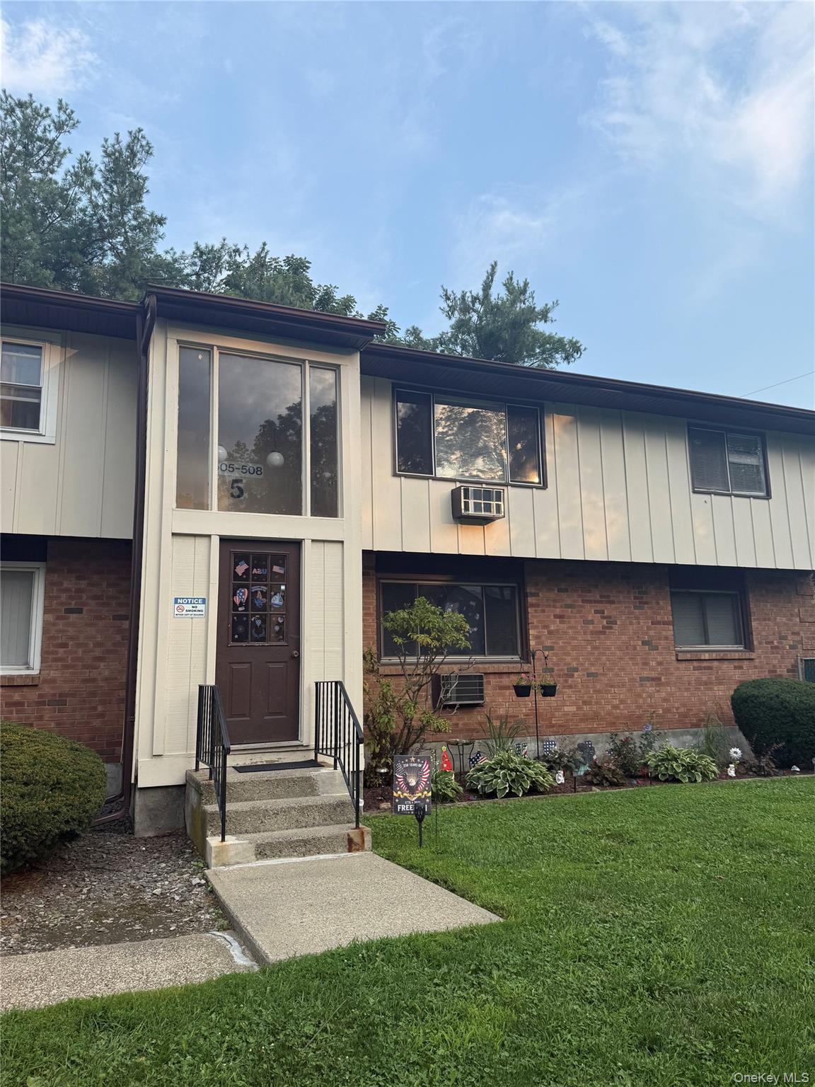 508 Parr Meadow Drive Unit 5H — photo
