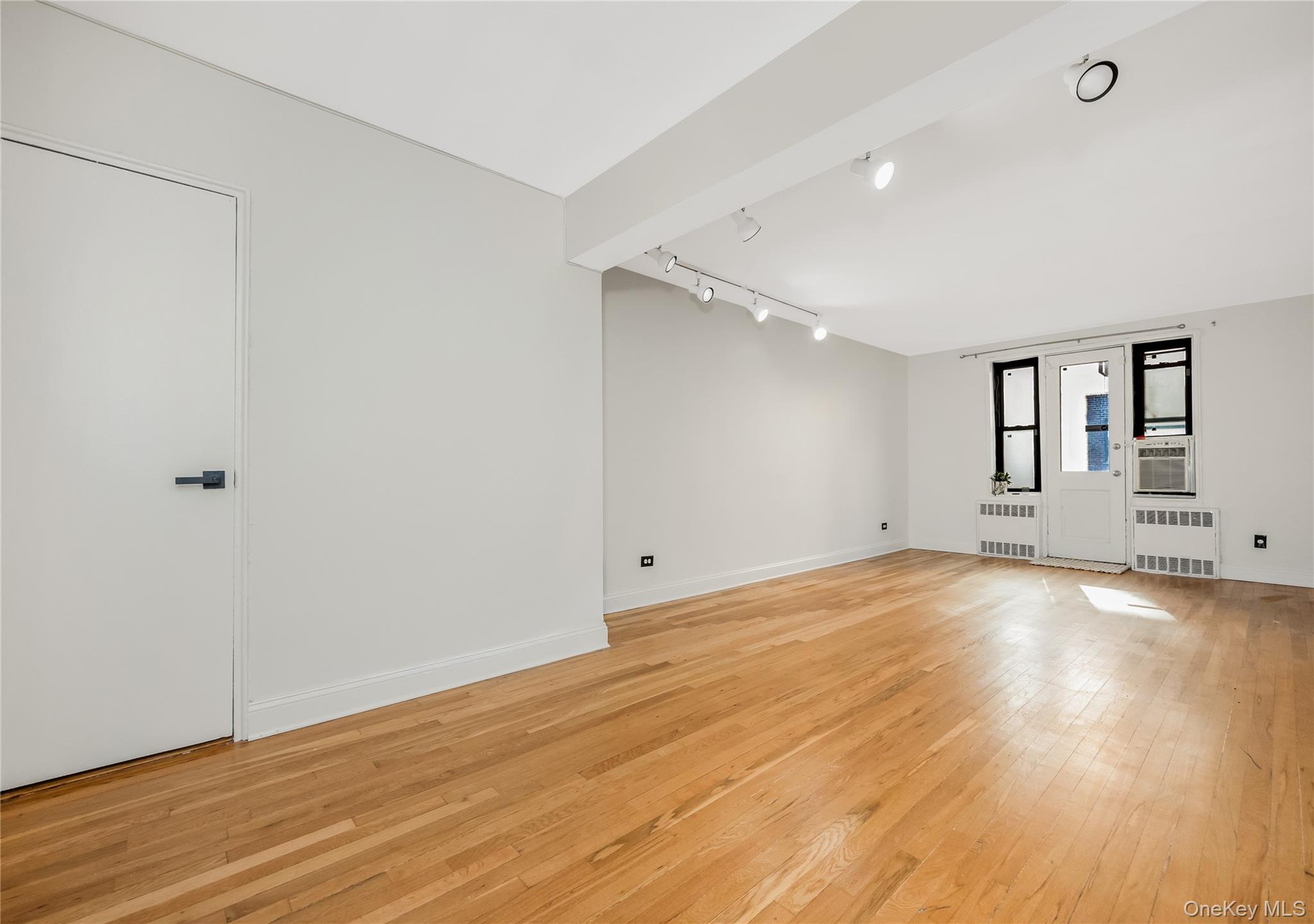 150-11 72nd Road Unit 1C — photo