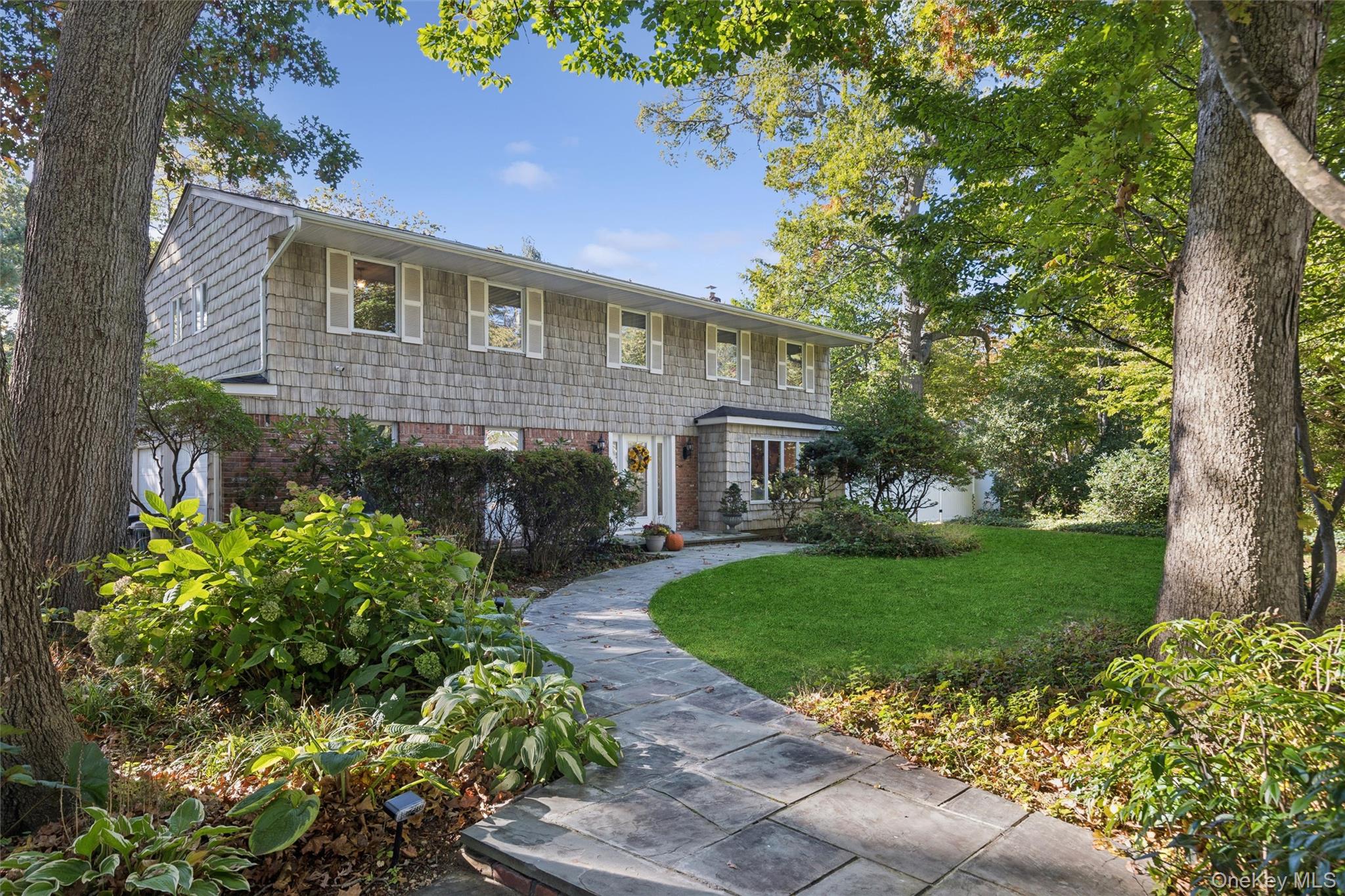 8 Tree Hollow Lane — photo