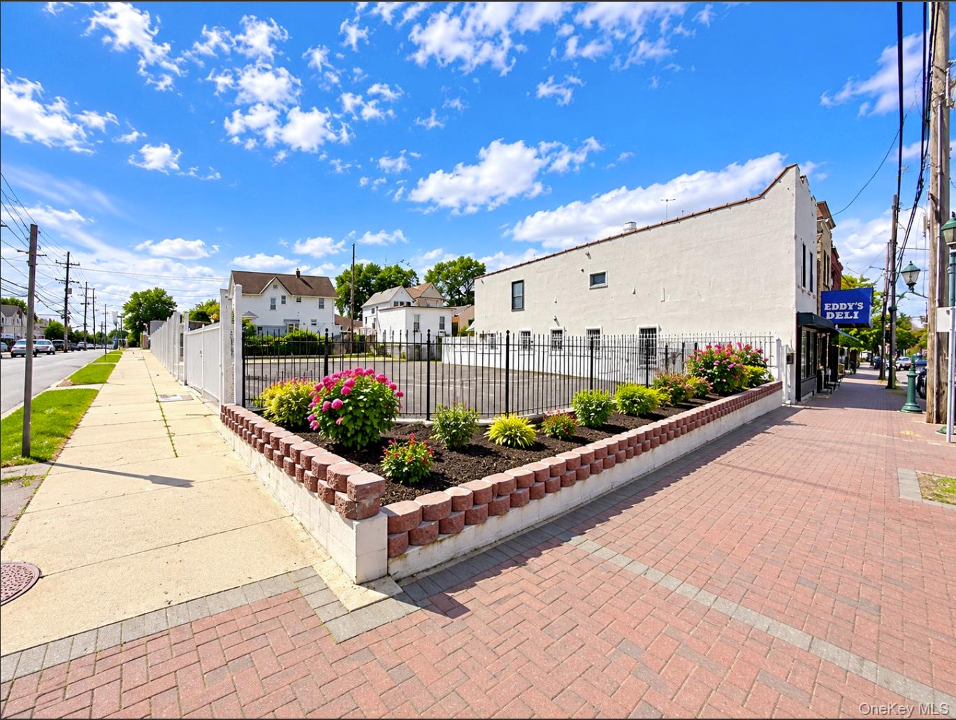 557 Hempstead Turnpike — photo
