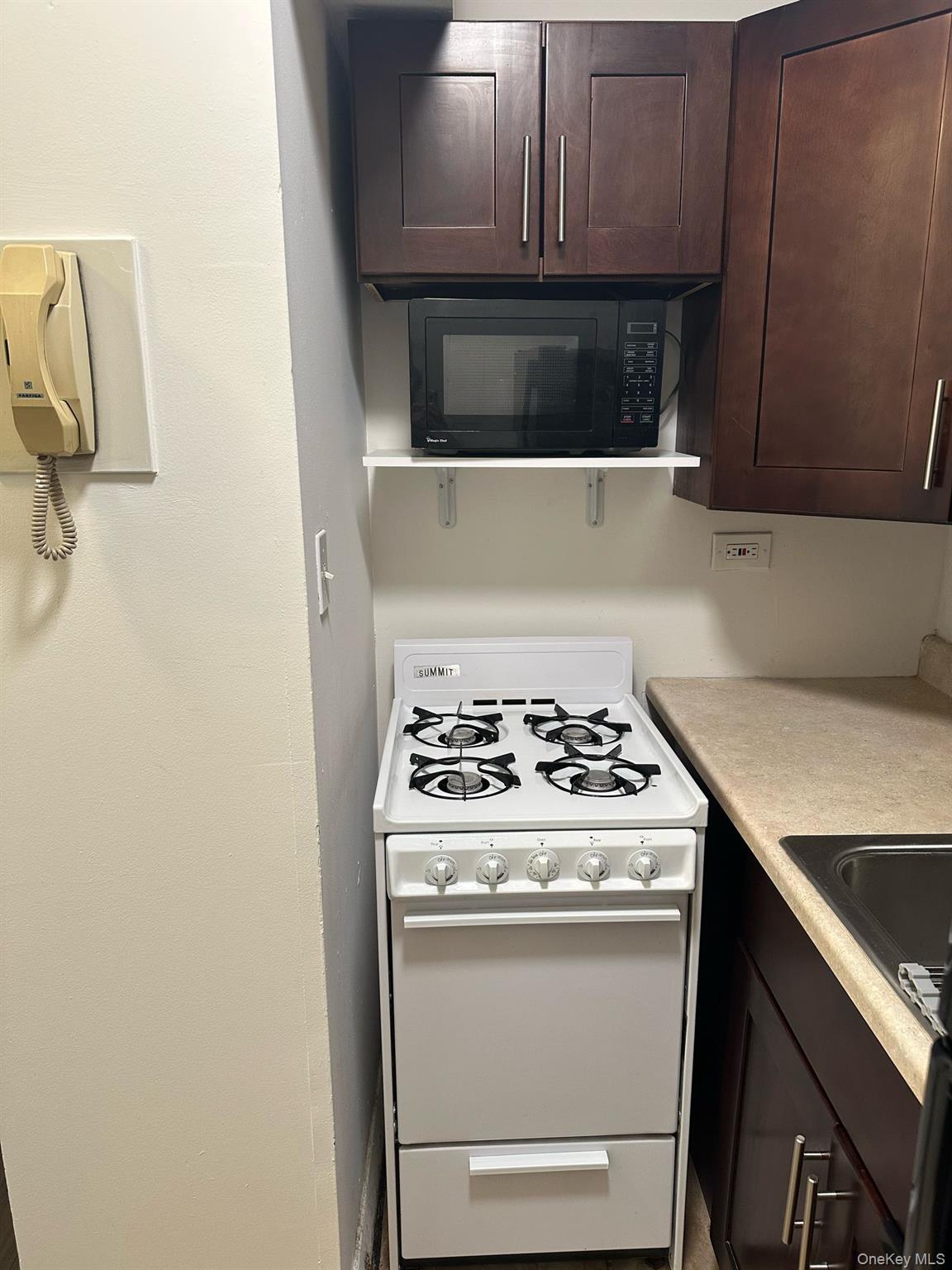 150-38 Union Turnpike Unit 8L — photo