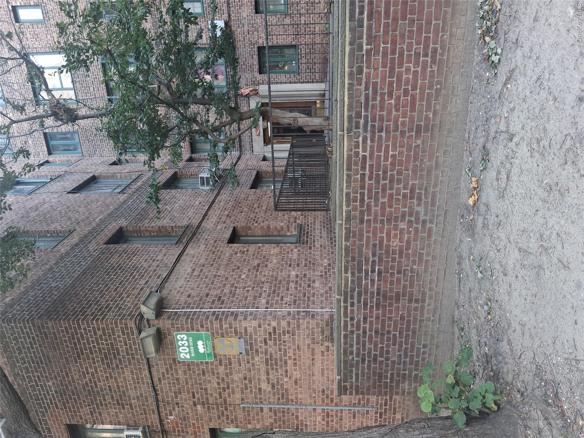 2033 McGraw Avenue Unit 6E — photo