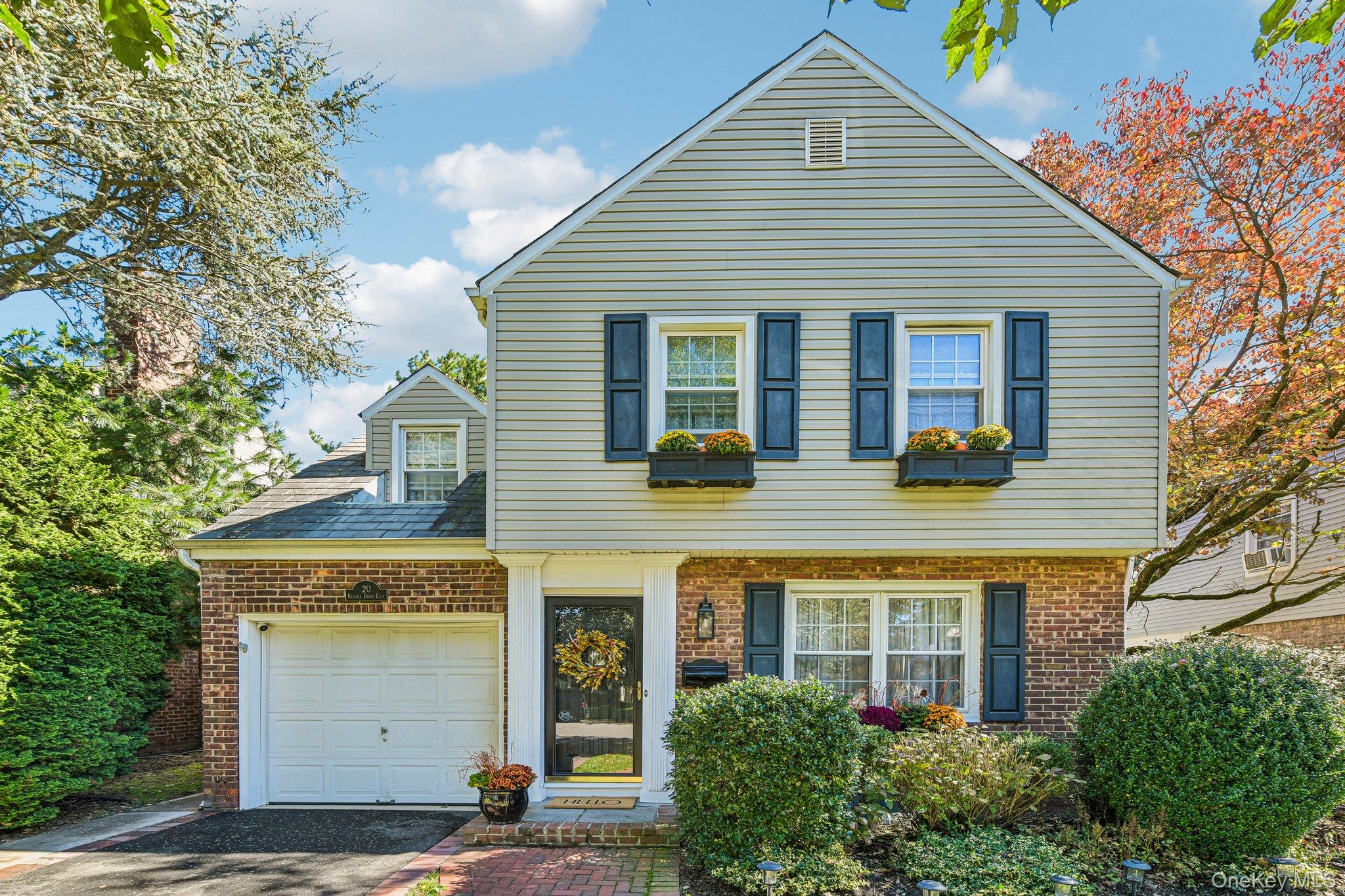 20 Revere Drive E — photo