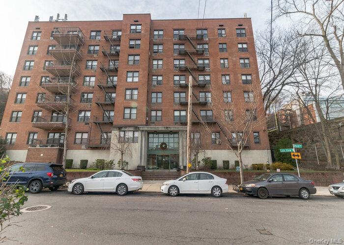 5235 Post Road Unit 1B — photo