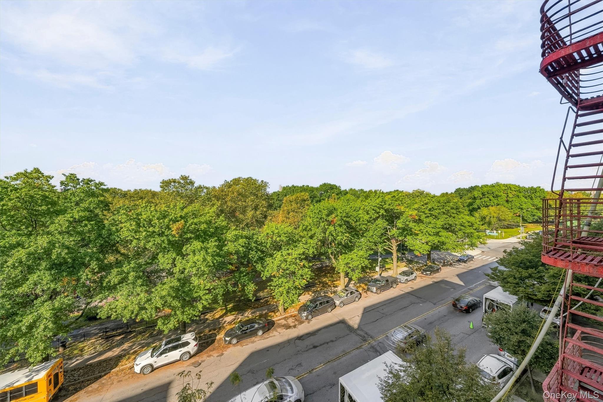 2160 Bronx Park E Unit 5D — photo