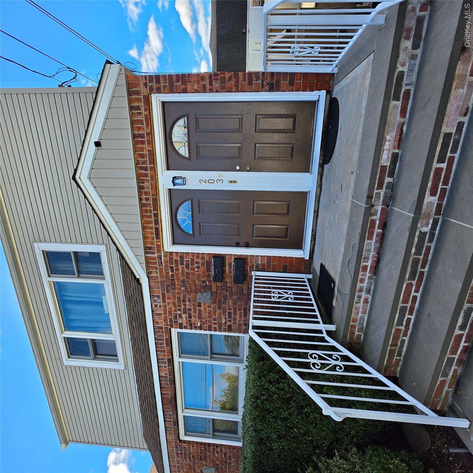 203 Main Street — photo