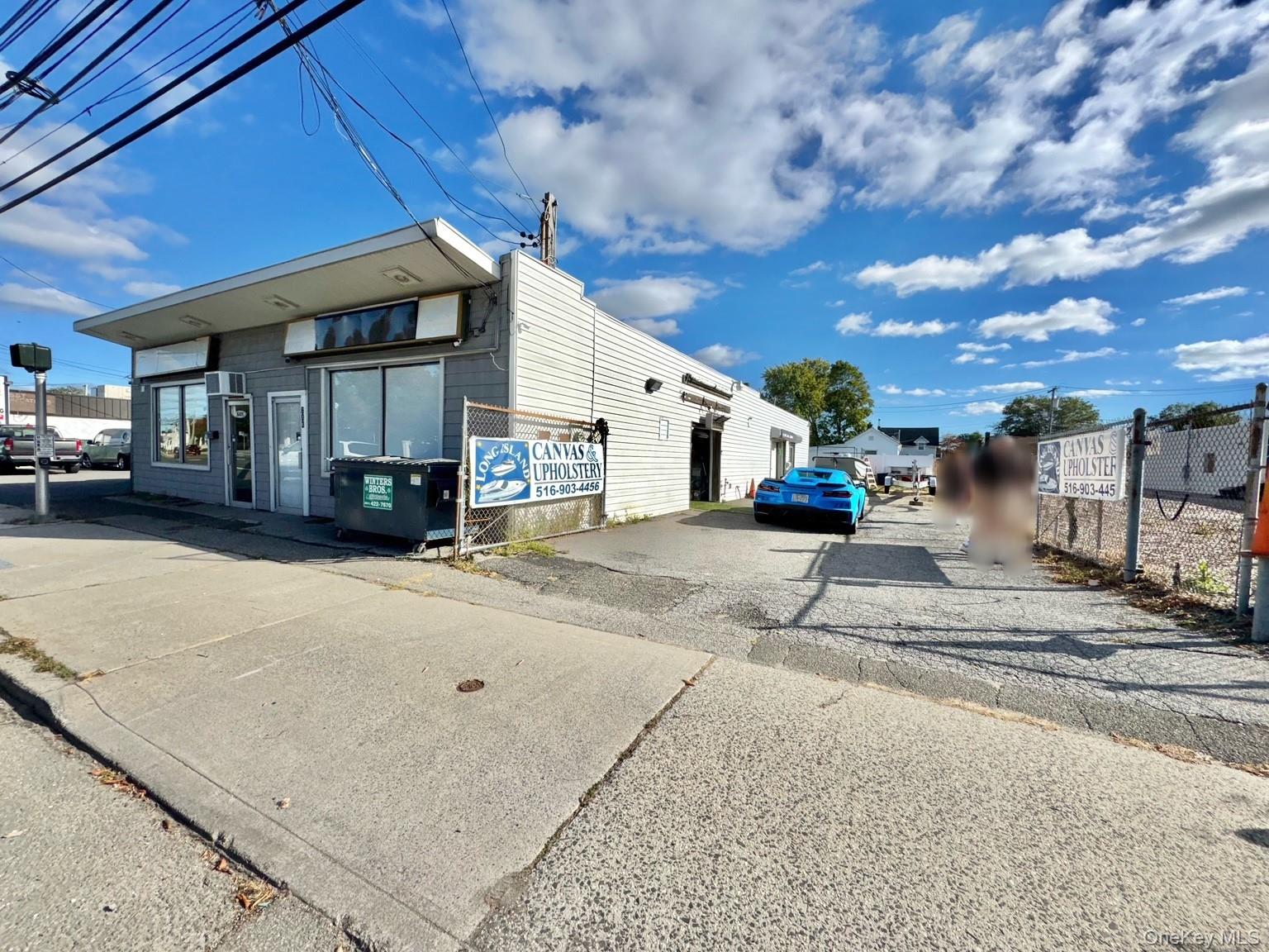 601-603 W Montauk Highway — photo